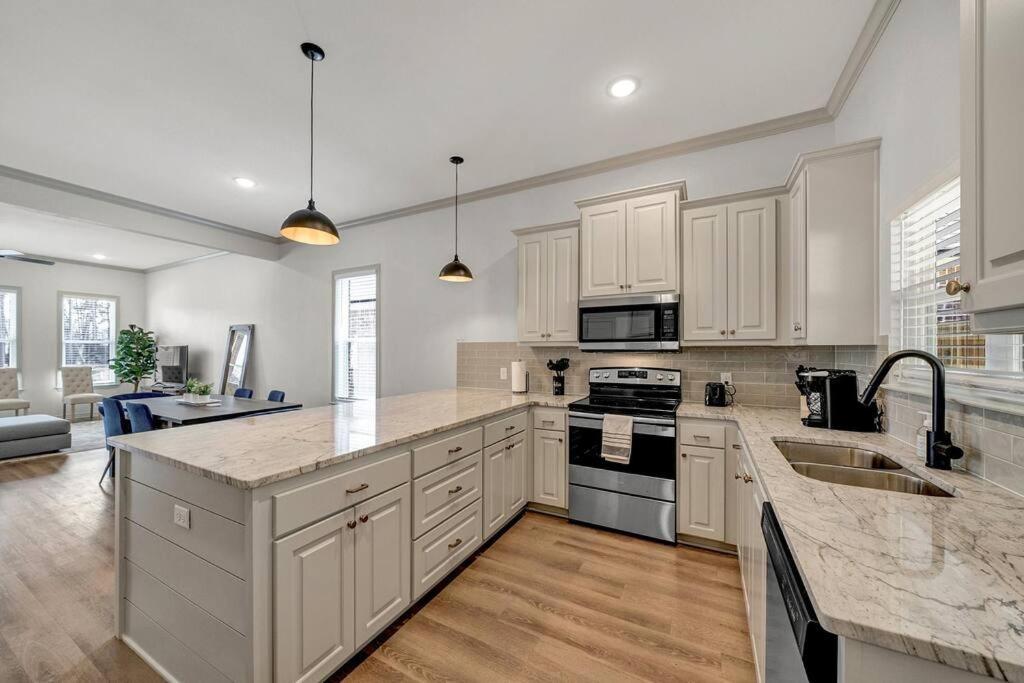 Alamo Luxury Living Up To 11 Villa Tyler Bagian luar foto