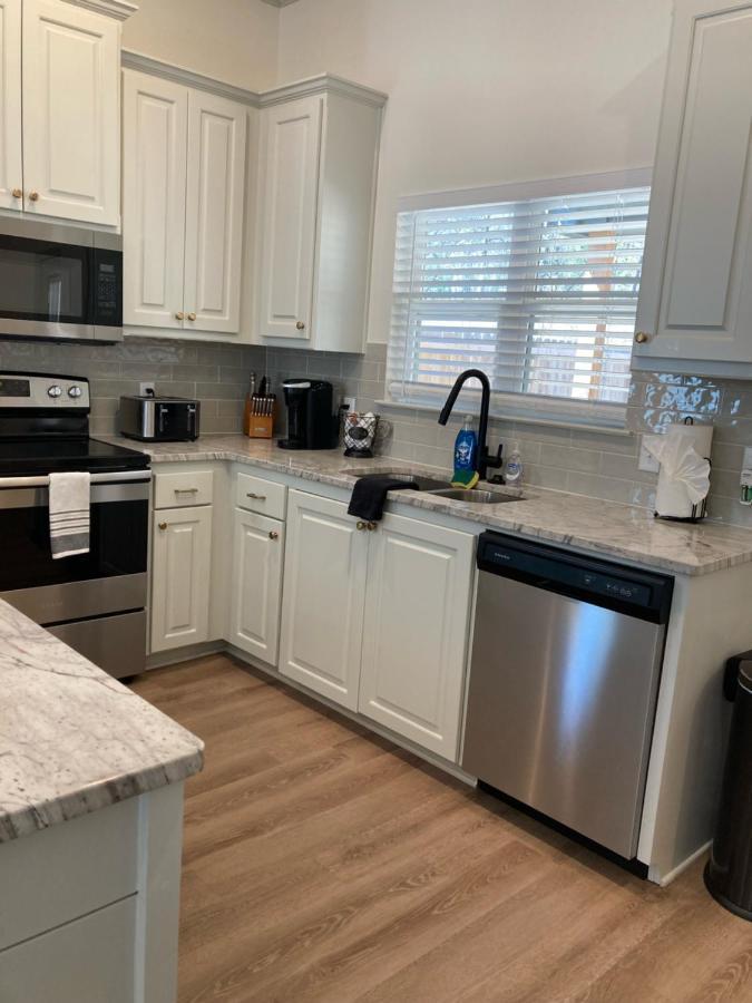 Alamo Luxury Living Up To 11 Villa Tyler Bagian luar foto